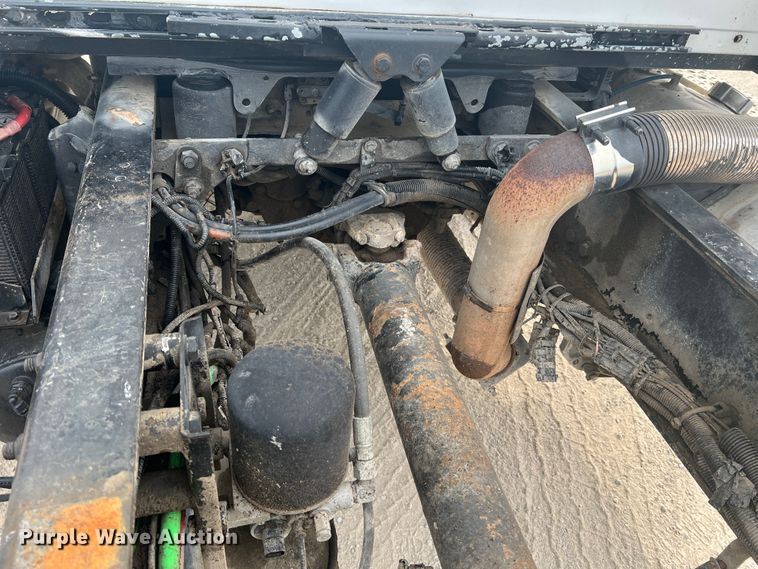 image for item KC9851 2007 Sterling LT7500  truck cab and chassis