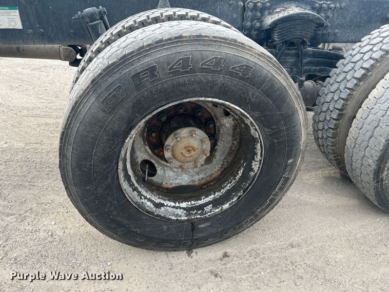 image for item KC9851 2007 Sterling LT7500  truck cab and chassis