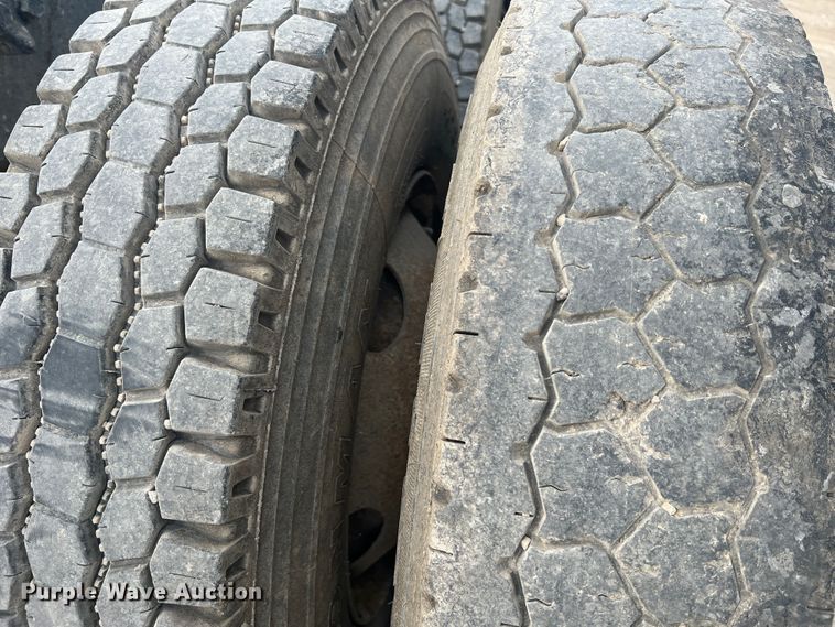 image for item KC9851 2007 Sterling LT7500  truck cab and chassis