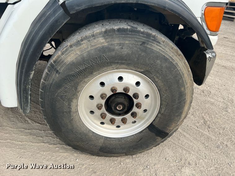 image for item KC9851 2007 Sterling LT7500  truck cab and chassis