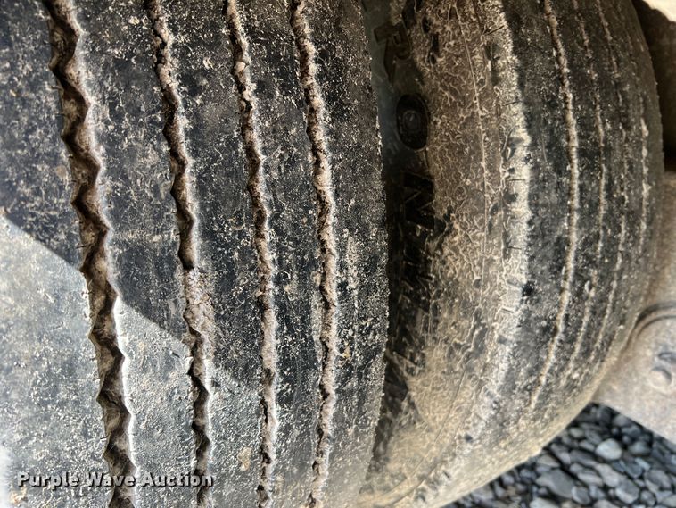 image for item KC9865 1998 Muv-All 4860TD  drop deck equipment trailer