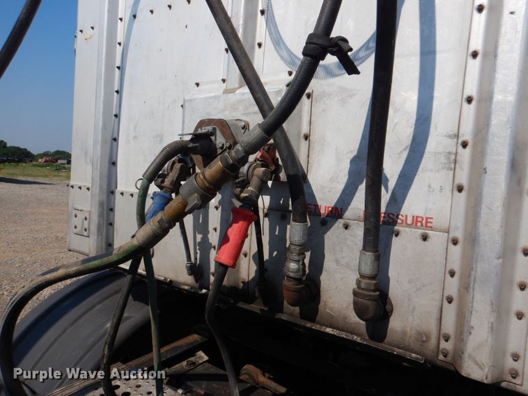 image for item KJ9856 1997 Guthrie  grain trailer