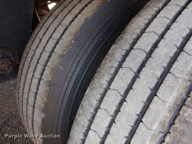 image for item KJ9856 1997 Guthrie  grain trailer