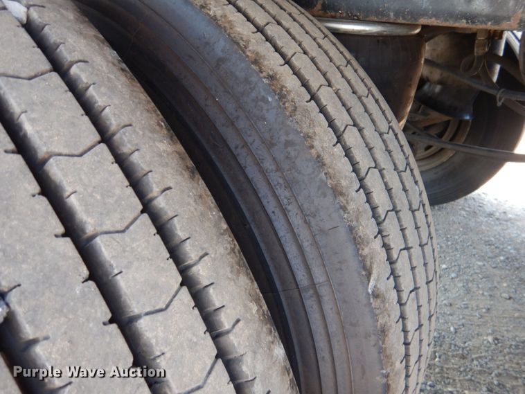 image for item KJ9856 1997 Guthrie  grain trailer