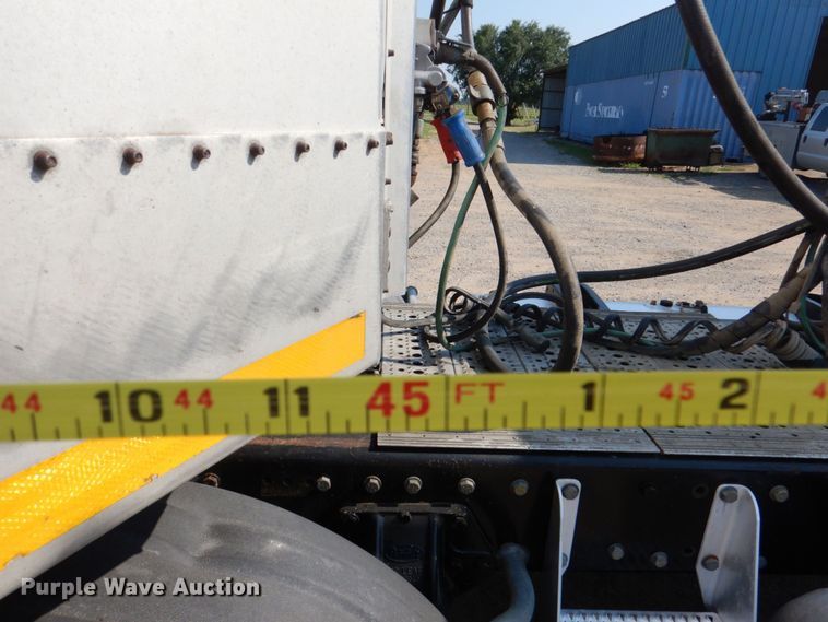 image for item KJ9856 1997 Guthrie  grain trailer