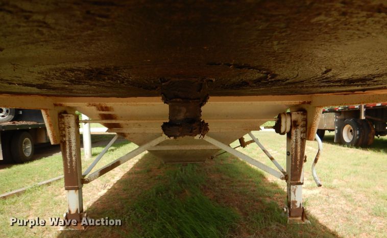 image for item KJ9871 2011 CTS GHT-40  grain trailer