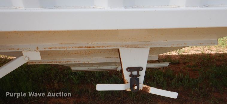 image for item KJ9871 2011 CTS GHT-40  grain trailer