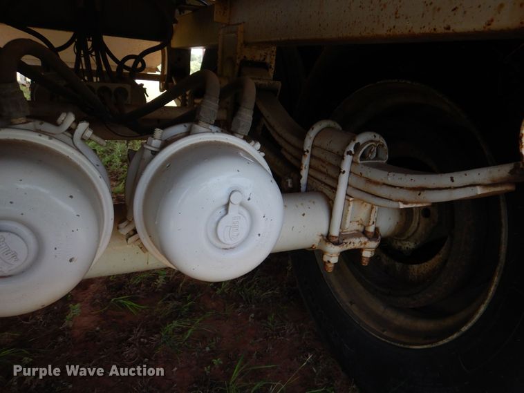 image for item KJ9871 2011 CTS GHT-40  grain trailer