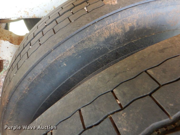 image for item KJ9871 2011 CTS GHT-40  grain trailer