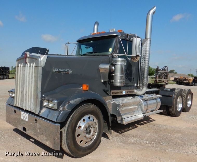 image for item KP9073 2012 Kenworth W900  semi truck