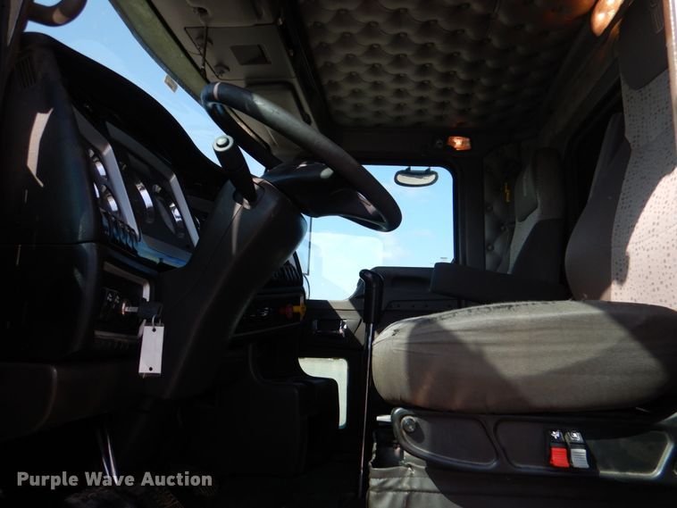 image for item KP9073 2012 Kenworth W900  semi truck