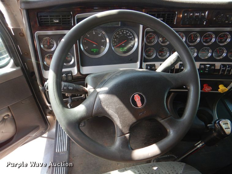 image for item KP9073 2012 Kenworth W900  semi truck