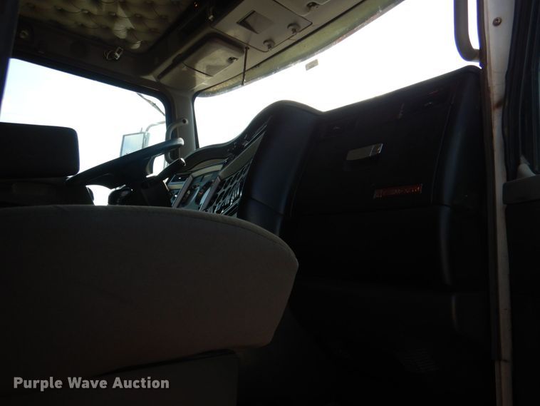 image for item KP9073 2012 Kenworth W900  semi truck