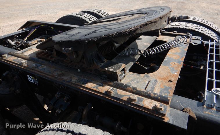 image for item KP9073 2012 Kenworth W900  semi truck