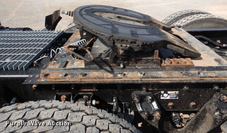 image for item KP9073 2012 Kenworth W900  semi truck