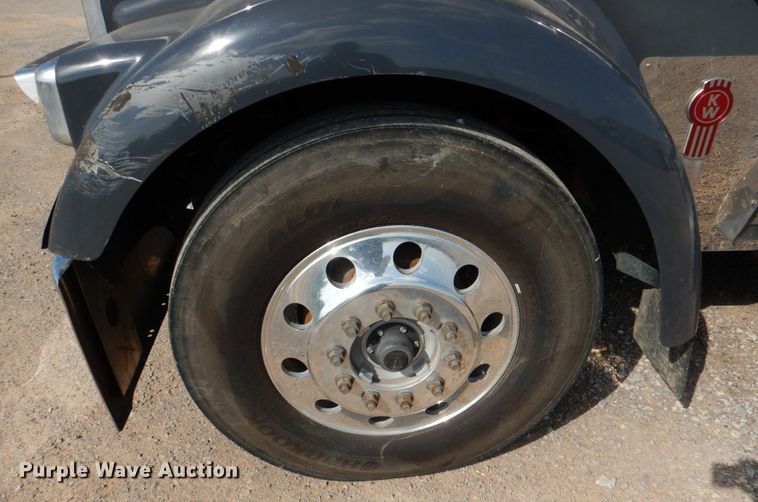 image for item KP9073 2012 Kenworth W900  semi truck