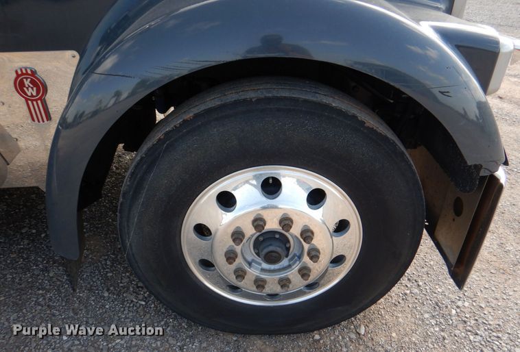 image for item KP9073 2012 Kenworth W900  semi truck