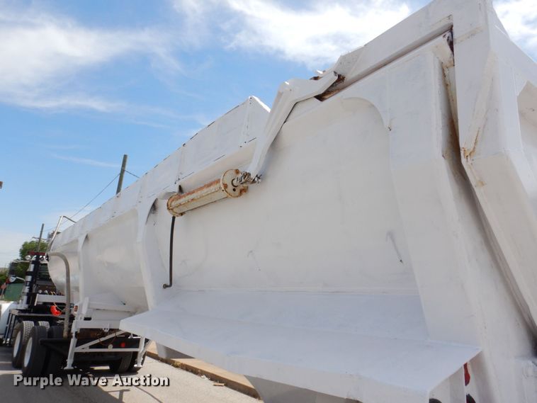 image for item KR9241 1996 Ranch  end dump trailer