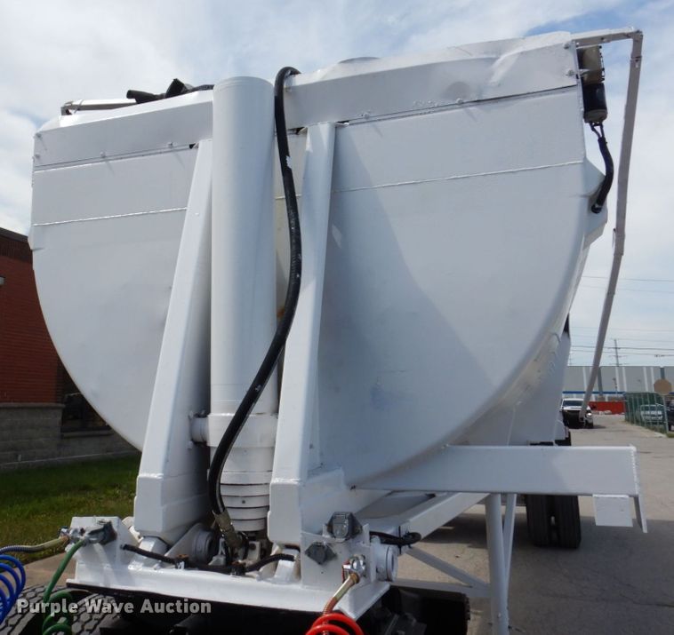 image for item KR9244 1996 Ranch  end dump trailer
