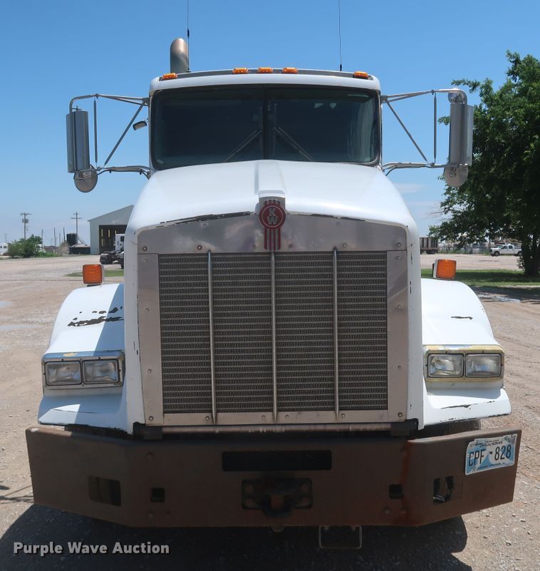 image for item KR9884 2008 Kenworth T800  semi truck