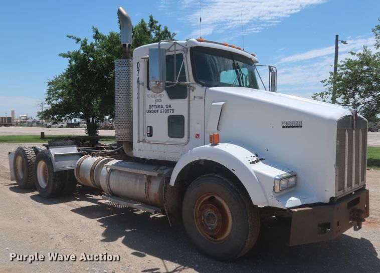 image for item KR9884 2008 Kenworth T800  semi truck