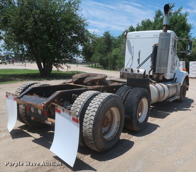 image for item KR9884 2008 Kenworth T800  semi truck