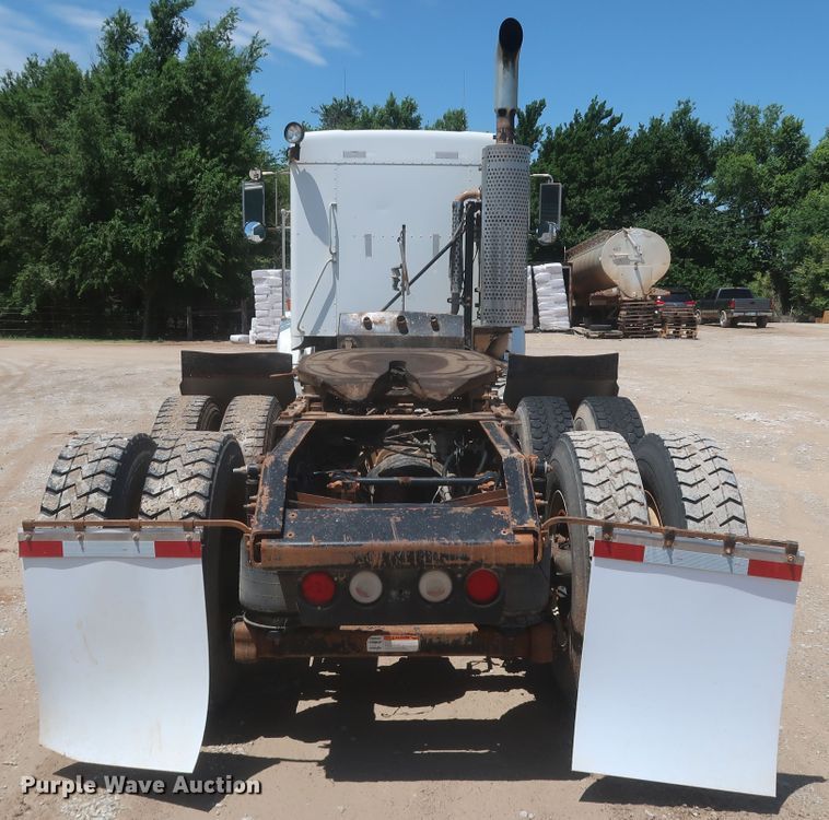 image for item KR9884 2008 Kenworth T800  semi truck