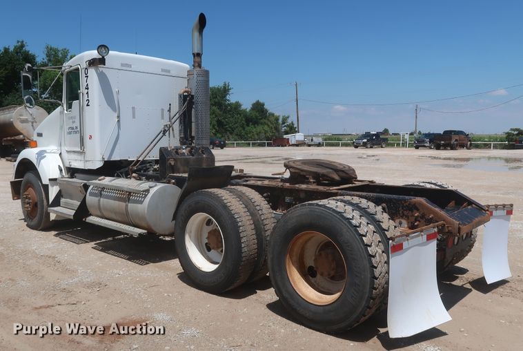image for item KR9884 2008 Kenworth T800  semi truck
