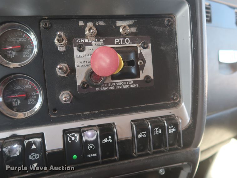 image for item KR9884 2008 Kenworth T800  semi truck