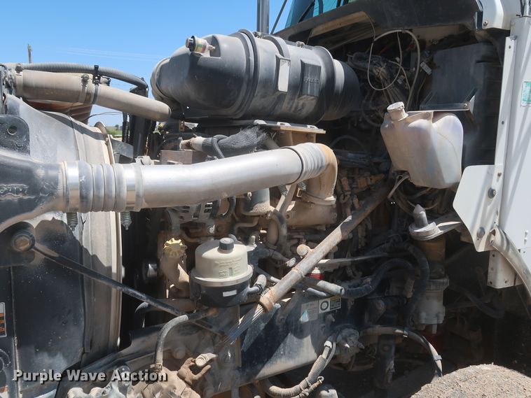 image for item KR9884 2008 Kenworth T800  semi truck