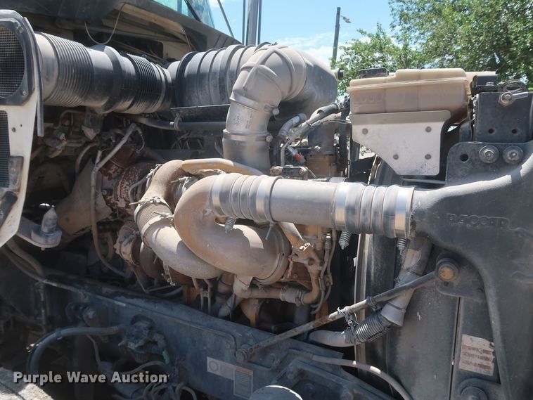 image for item KR9884 2008 Kenworth T800  semi truck