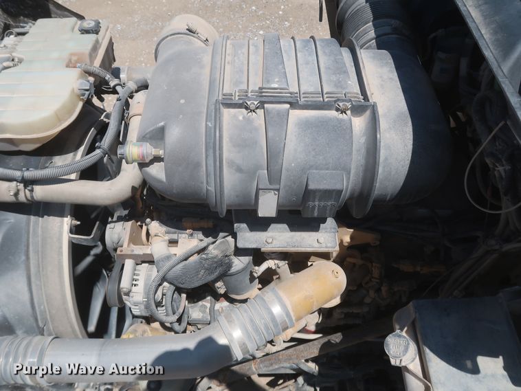 image for item KR9884 2008 Kenworth T800  semi truck