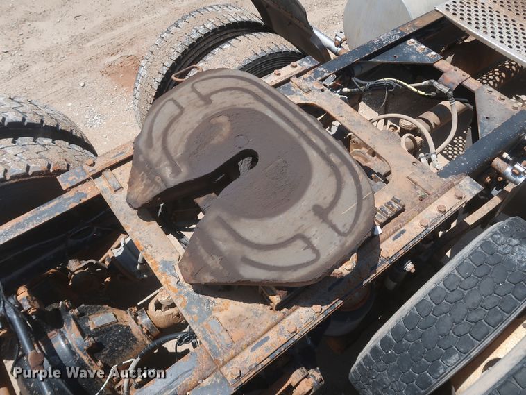 image for item KR9884 2008 Kenworth T800  semi truck