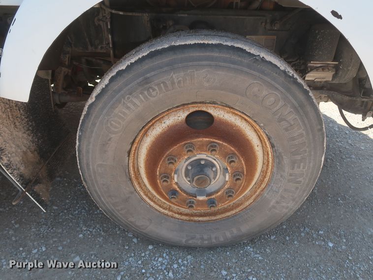 image for item KR9884 2008 Kenworth T800  semi truck