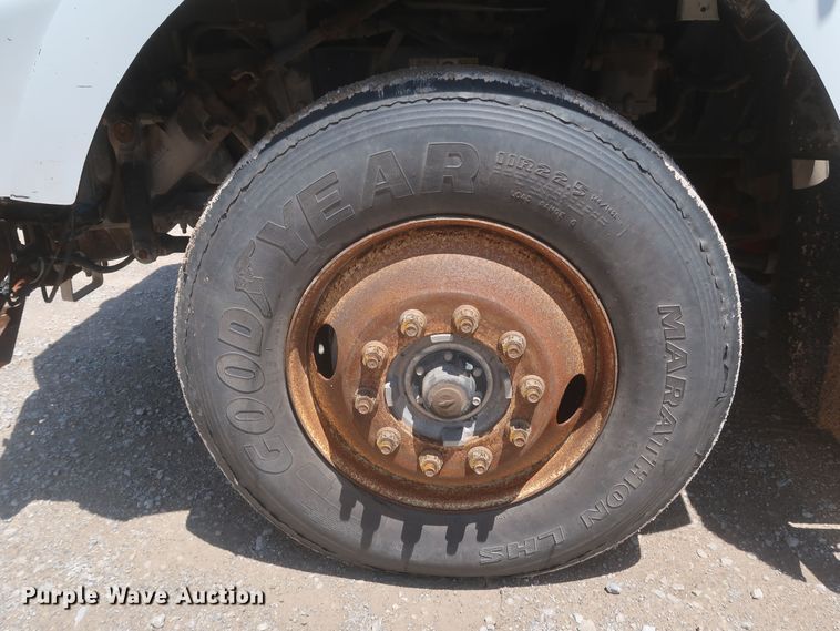 image for item KR9884 2008 Kenworth T800  semi truck