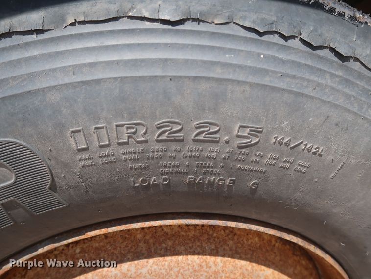 image for item KR9884 2008 Kenworth T800  semi truck