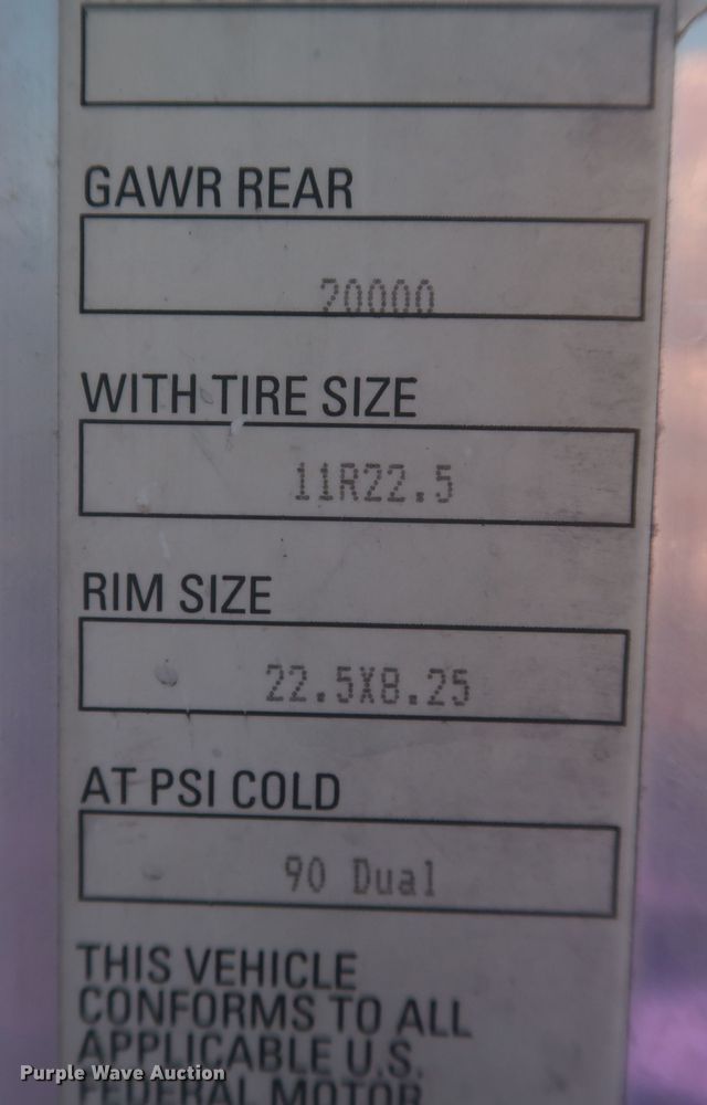 image for item KR9884 2008 Kenworth T800  semi truck