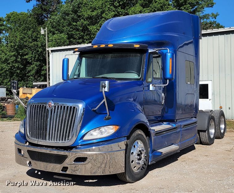 image for item KT9884 2010 International ProStar  semi truck