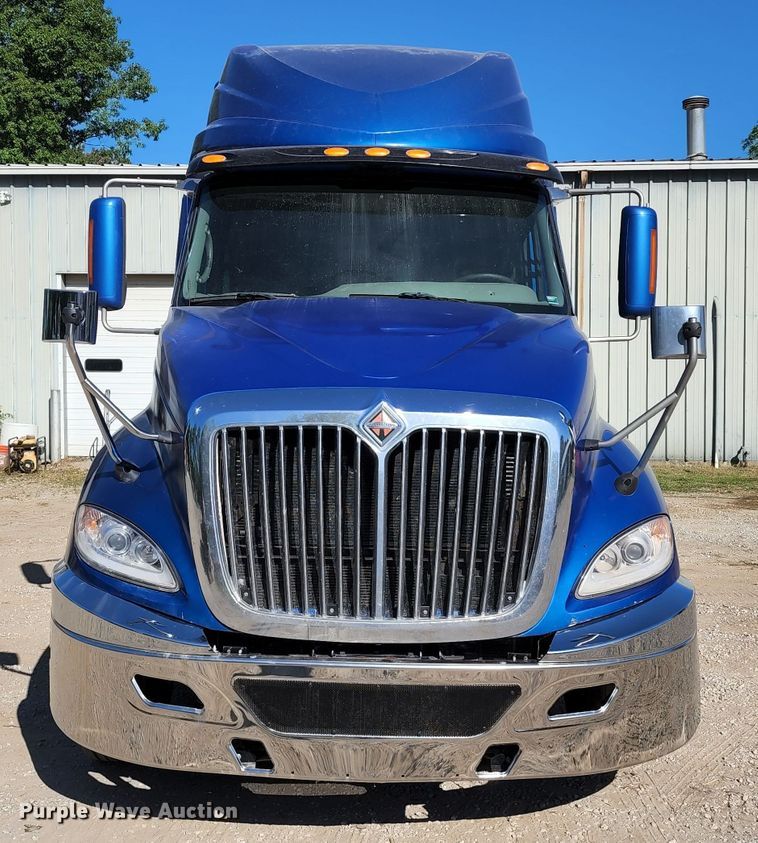 image for item KT9884 2010 International ProStar  semi truck