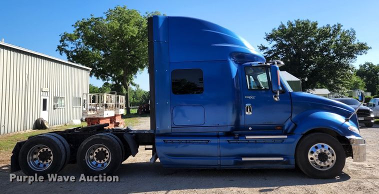 image for item KT9884 2010 International ProStar  semi truck