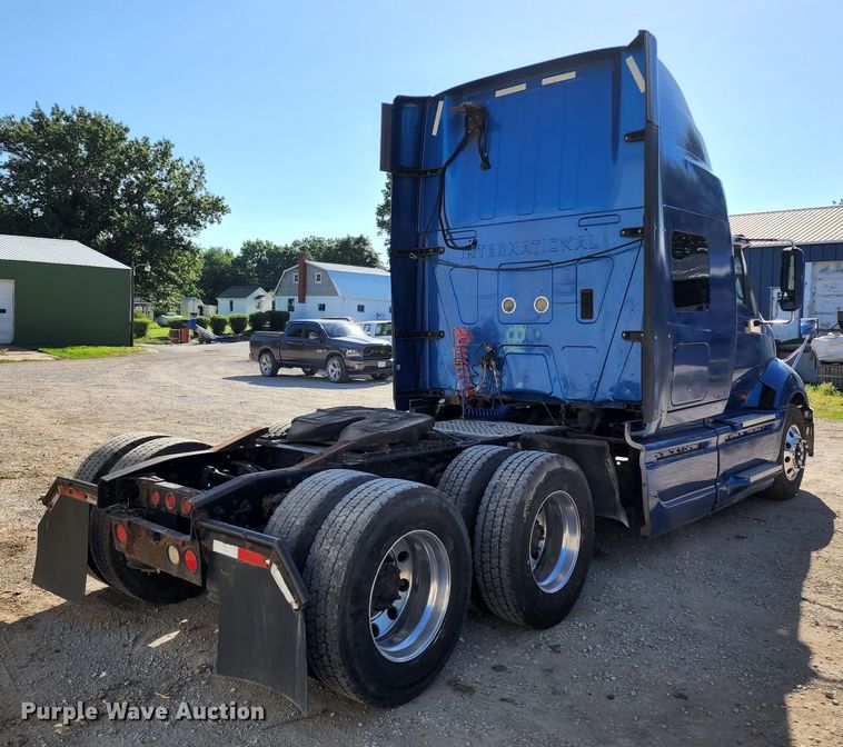 image for item KT9884 2010 International ProStar  semi truck