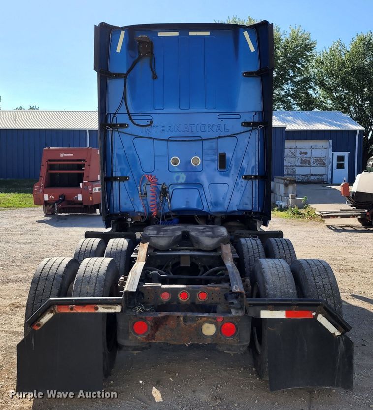 image for item KT9884 2010 International ProStar  semi truck