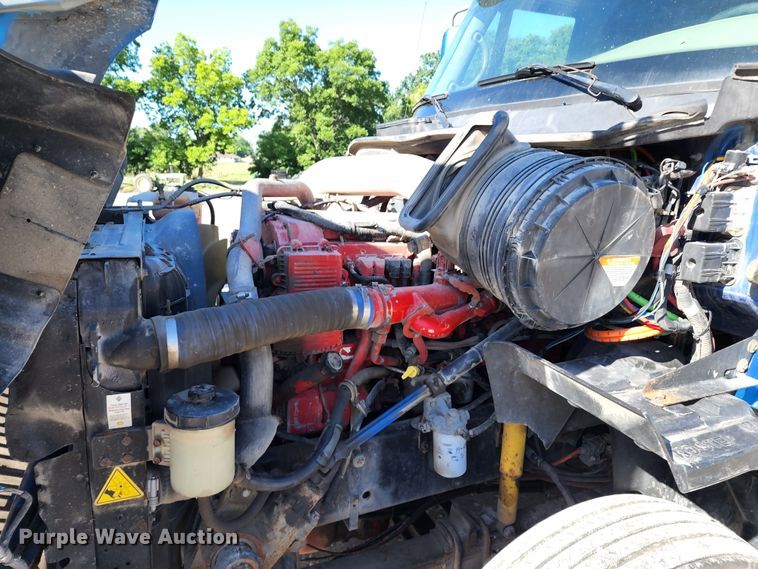 image for item KT9884 2010 International ProStar  semi truck