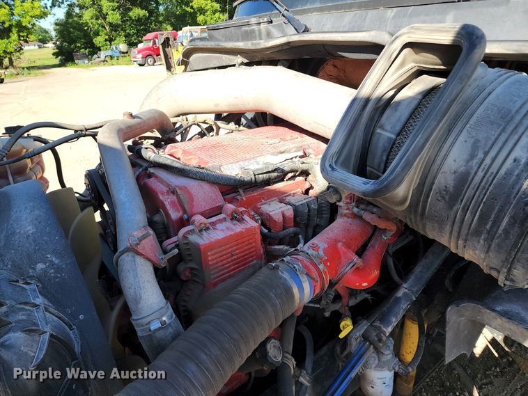 image for item KT9884 2010 International ProStar  semi truck