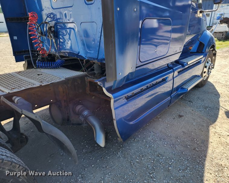 image for item KT9884 2010 International ProStar  semi truck