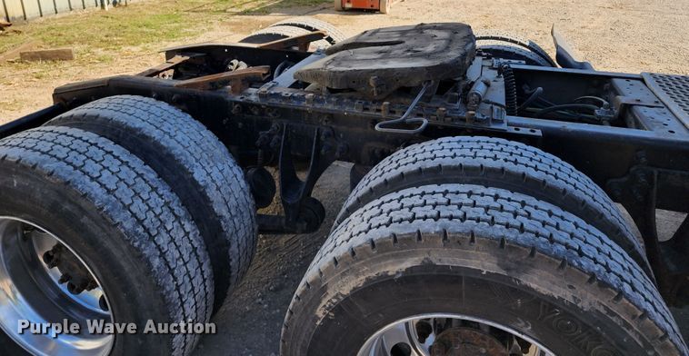 image for item KT9884 2010 International ProStar  semi truck