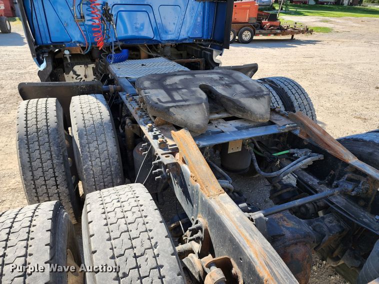 image for item KT9884 2010 International ProStar  semi truck