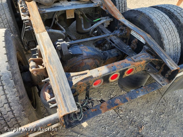 image for item KT9884 2010 International ProStar  semi truck