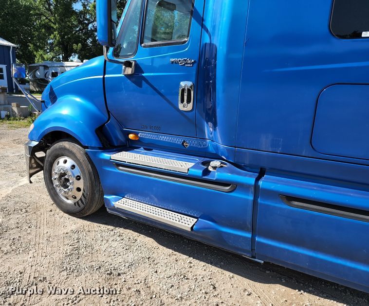 image for item KT9884 2010 International ProStar  semi truck