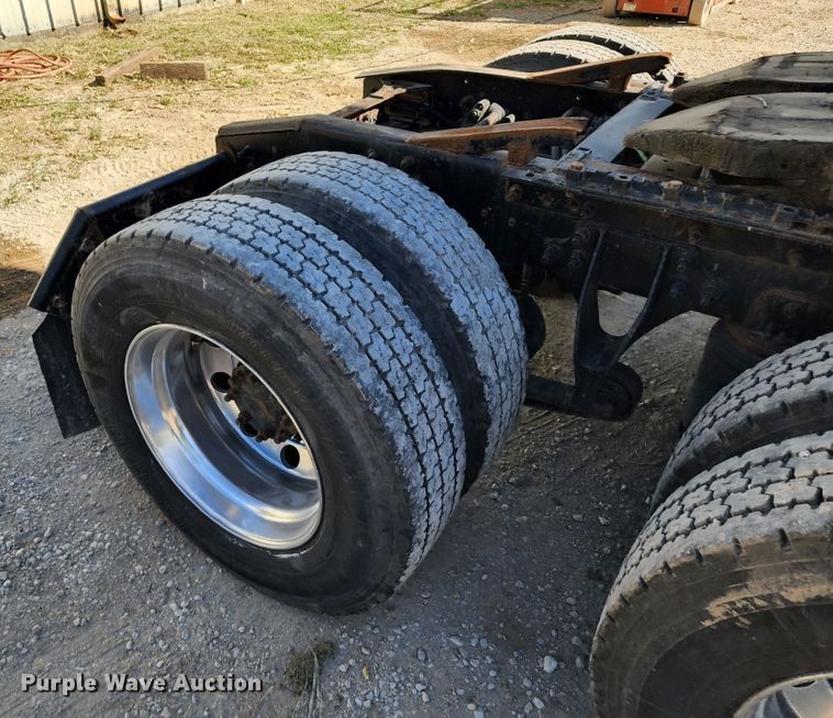 image for item KT9884 2010 International ProStar  semi truck